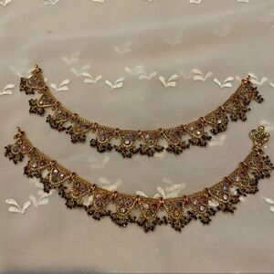 Elegant Gold and Green Anklet Set
